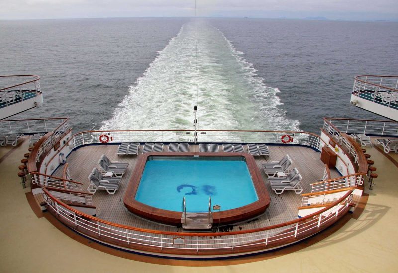 The aft pool aboard Golden Princess.