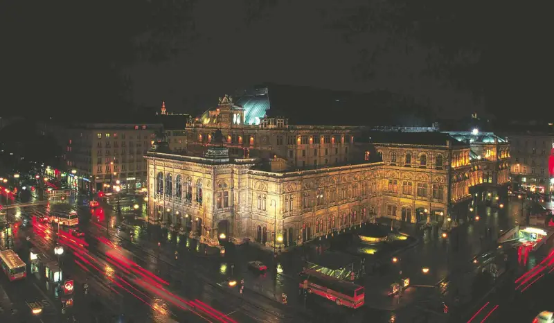 7 Night City Escapes the Danube aboard AmaMora