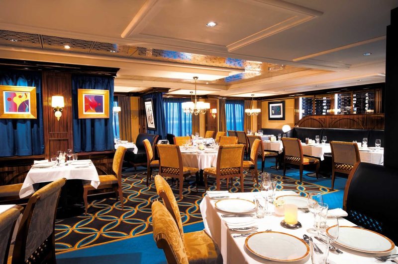 When you have a penchant for French cuisine, head to Norwegian Epic's Le Bistro.