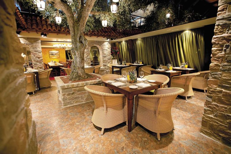 La Cucina's pizzas, pastas and other Italian specialties will make you think of Tuscany.