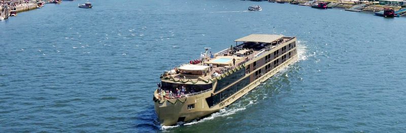 AmaDouro sails through the popular Douro Valley of Portugal and Spain. 