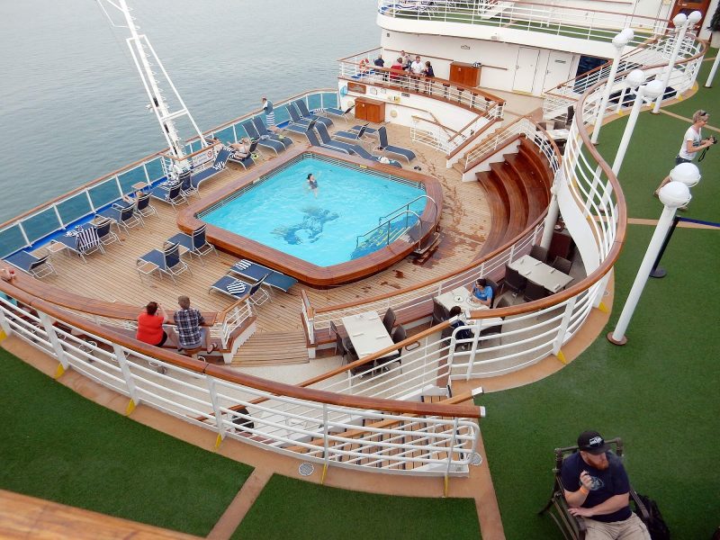 The pool at the aft of Ruby Princess.