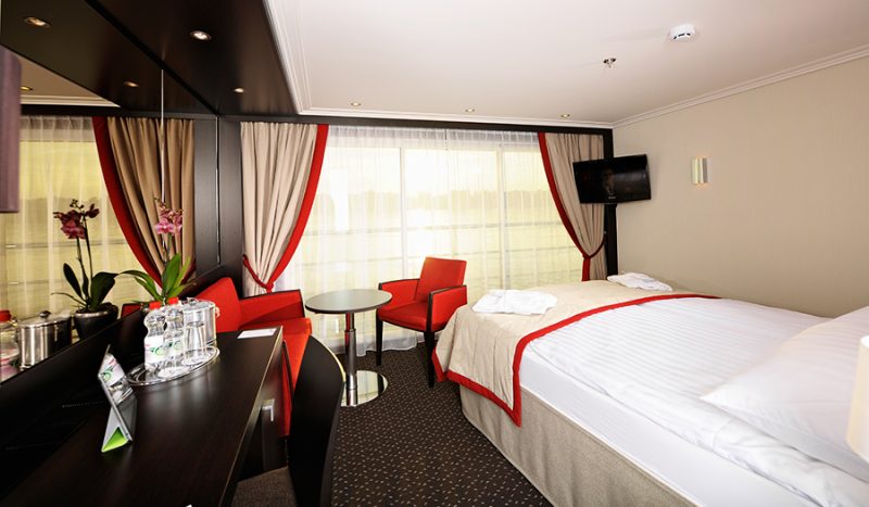 Avalon Panorama suites feature French balconies (floor-to-ceiling windows).