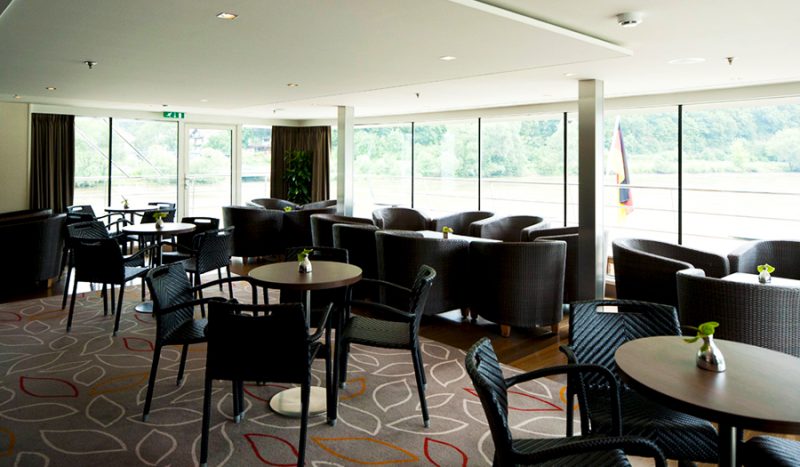 Enjoy a cocktail and the view in Avalon Luminary's club lounge.