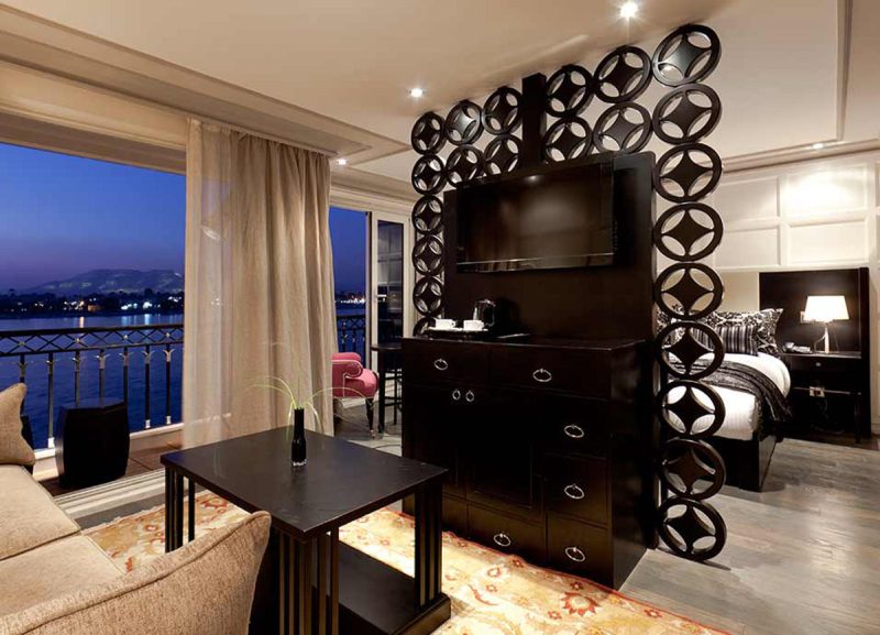 Unwind in comfort in your suite on ms Mayfair while exploring the Nile River..