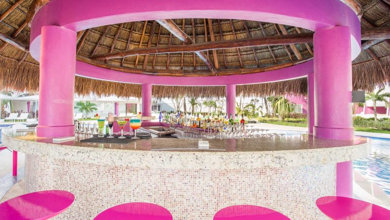 The Zilanzio bar at poolside is always buzzing with activity during the afternoon at Temptation Cancun Resort.