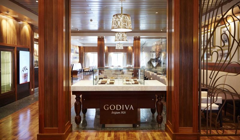 Sweet-toothed foodies are invited to unwind in the elegant Art Deco surroundings of Sir Samuel's on Queen Mary 2.