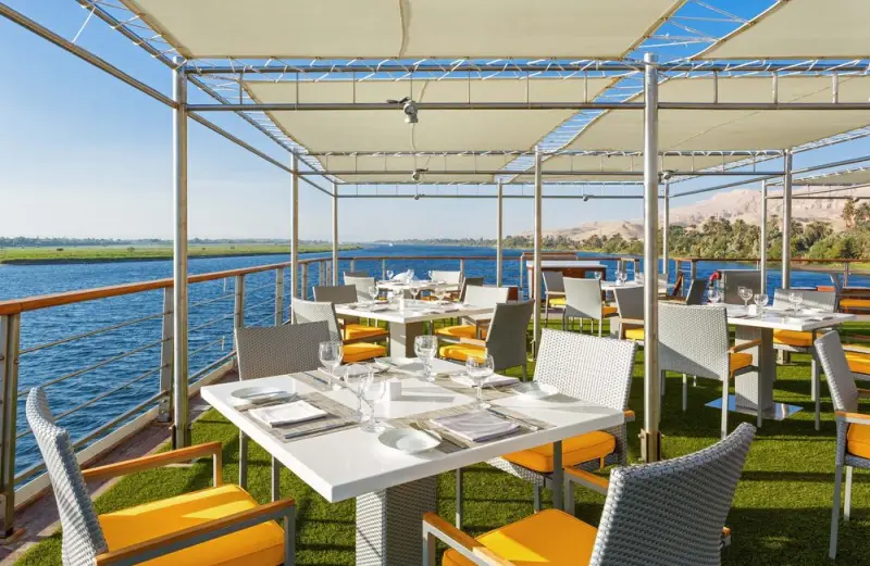 Al fresco dining