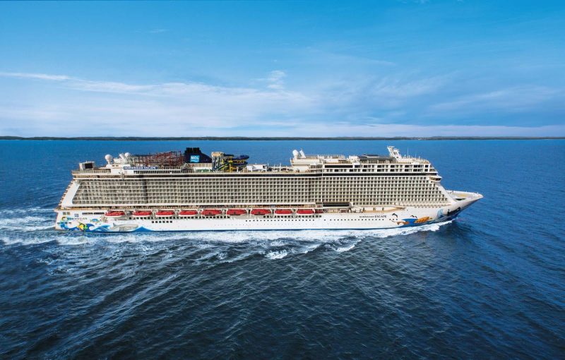 Norwegian Escape is 1,065 feet long.