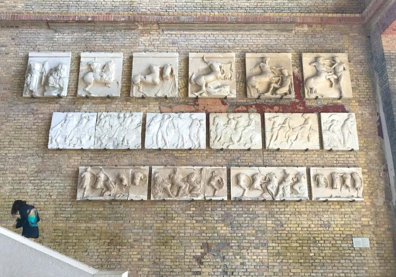 Reliefs in the Neues Museum in Berlin. 