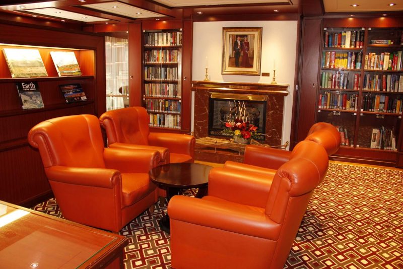 Head to the Oak Room on ms Prinsendam for an intimate, quiet spot to relax in leather luxury.