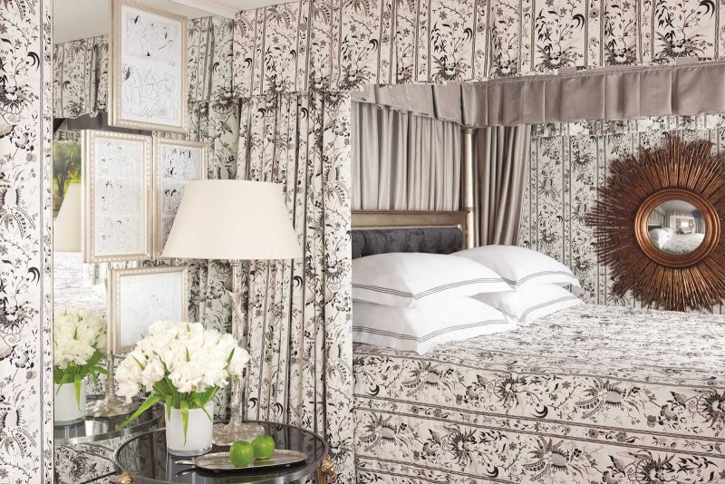 Travel in style and comfort when you choose a suite for your S.S. Antoinette river cruise.