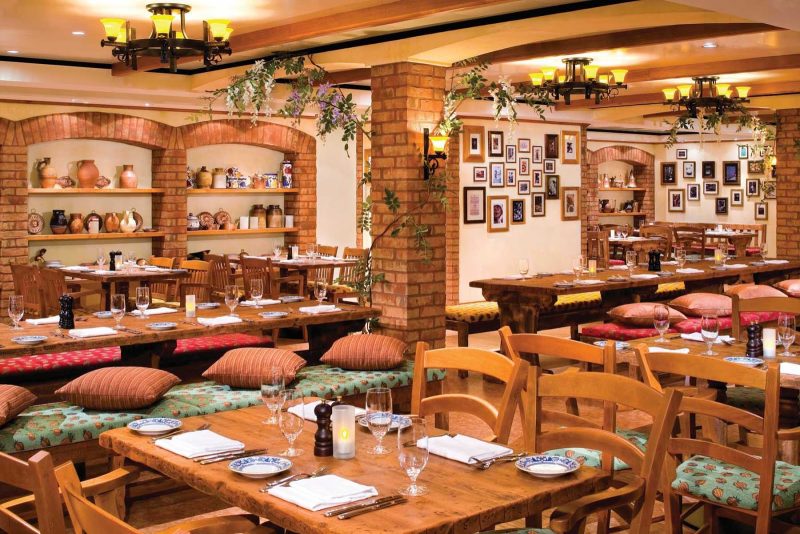 La Cucina's pizzas, salads, pastas, wine and other Italian fare will make you feel right at home on Norwegian Pearl.