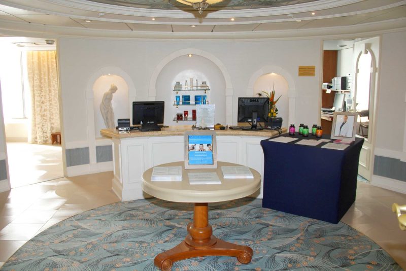 The reception area of the Salon aboard Holland America's Prinsendam.