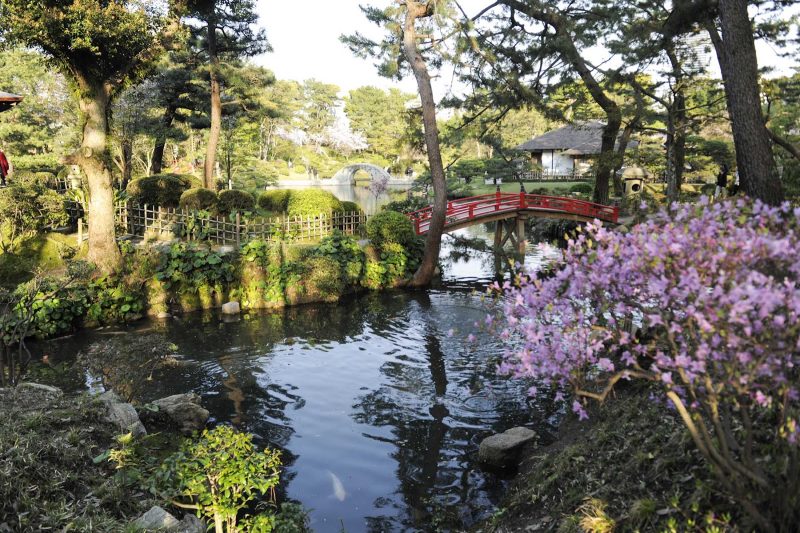 Shukkei-en is a historic Japanese garden in the city of Hiroshima, Japan.