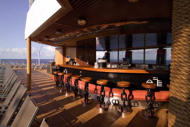 The Lido Aft Bar aboard Carnival Splendor.