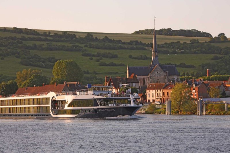 Avalon Tapestry II glides down the pretty, remote rivers of France.