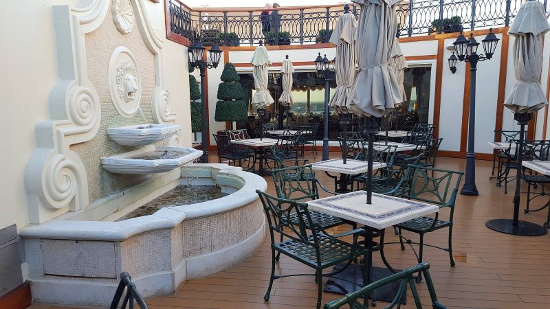 The Courtyard Grills on Queen Victoria is available to guests who opt for a premium package.