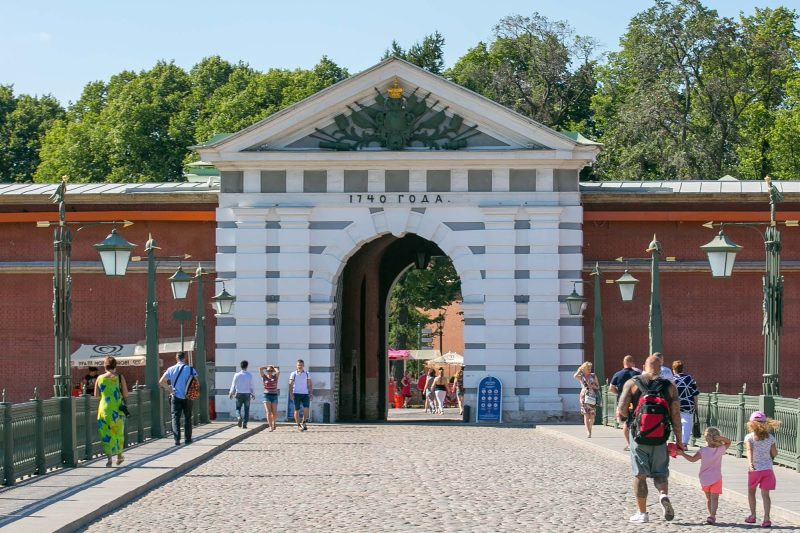 The entrance of Saints Peter and Paul Fortress leading from Ioannovsky Bridge.