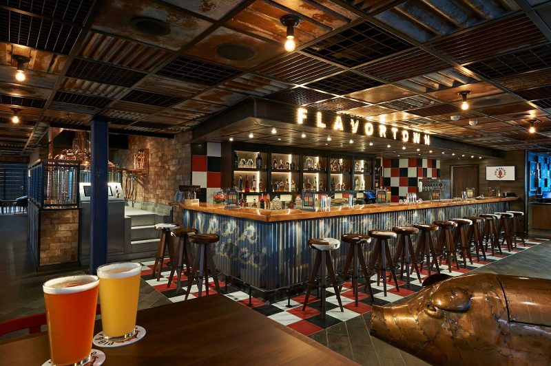 The Pig & Anchor BBQ Smokehouse serves free lunch but has an upcharge for dinner on Carnival Horizon.