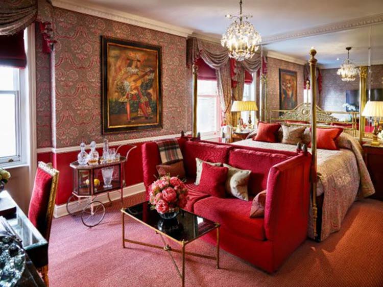 The Victoria and Albert Suite at the Egerton House Hotel.