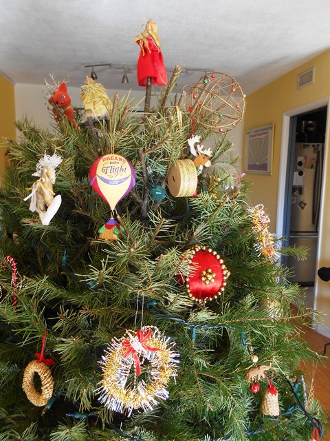 Oh Christmas tree! Merry Christmas, keep on cruising!