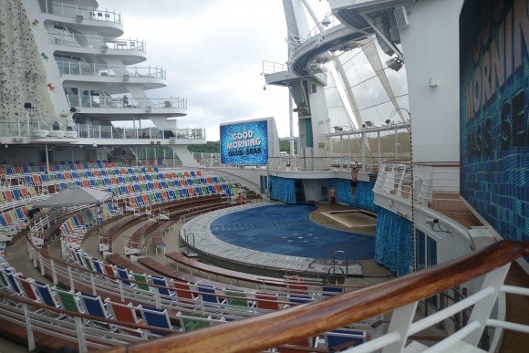 The Aqua Theatre in the Oasis of the Seas