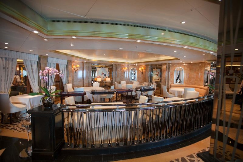 The Verandah Grills on Queen Elizabeth, on deck 2 and available to all cruisers, offers a la carte dishes as well as tasting menus.