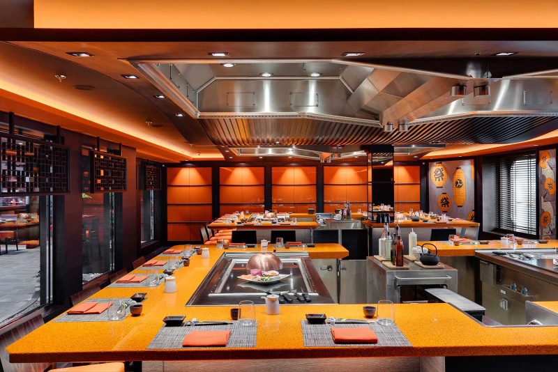  On MSC Meraviglia, Kaito Teppanyaki offers authentic Asian cuisine, including sushi, prepared on the spot with fresh ingredients.