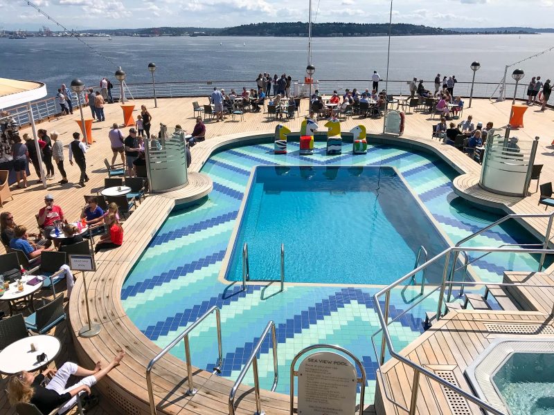 The aft pool of Holland America's ms Oosterdam.