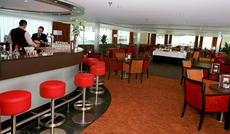 Meet friends for a drink in Avalon Affinity's Panorama Lounge.