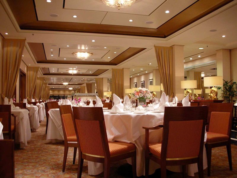 A shot of the Queens Grill, aft on deck 7 of Queen Mary 2.