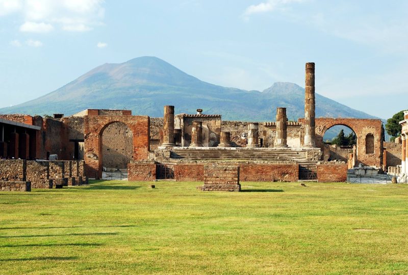 See the ruins of Pompeii on a SeaDream cruise.