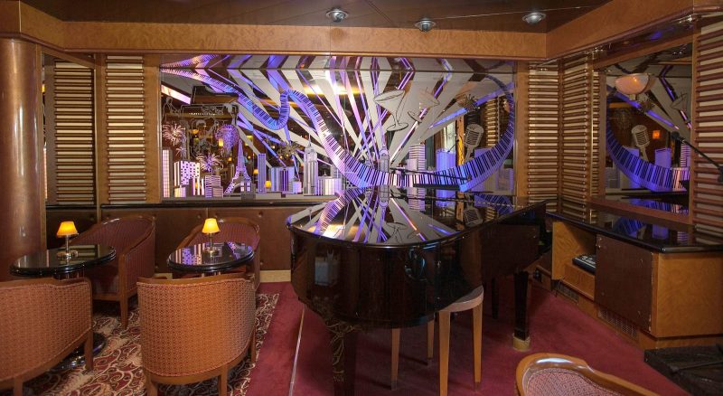 Crooners Lounge and Bar is located midship on deck 7 of Ruby Princess.